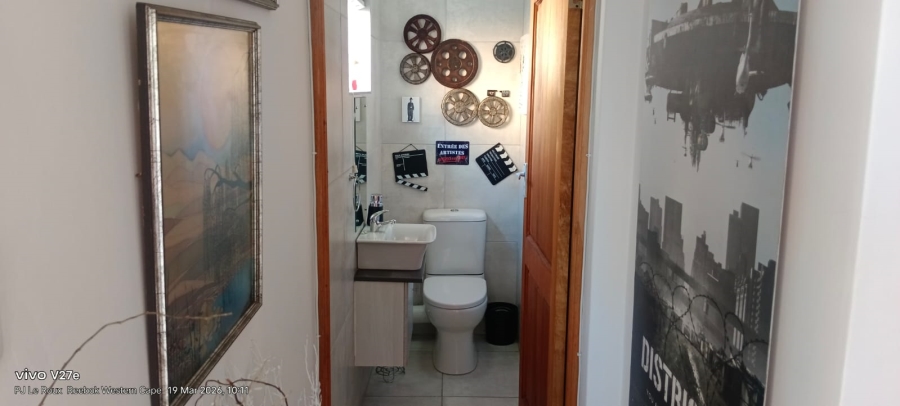 To Let 2 Bedroom Property for Rent in Reebok Western Cape